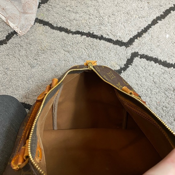 Authentic LV Speedy 35 beautiful condition - Picture 5 of 16